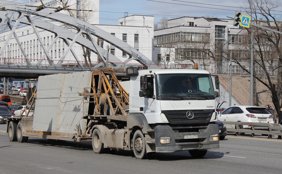 Москва, № С 923 УА 197 — Mercedes-Benz Axor 1835