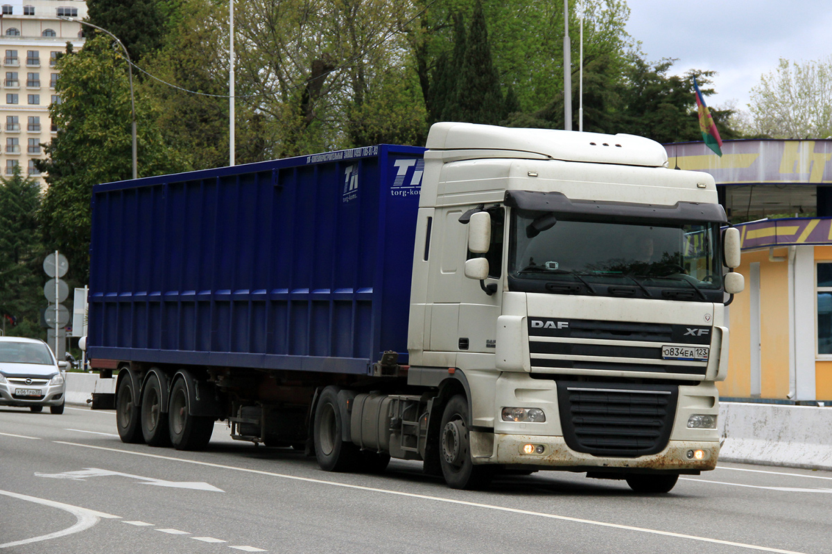 Краснодарский край, № О 834 ЕА 123 — DAF XF105 FT