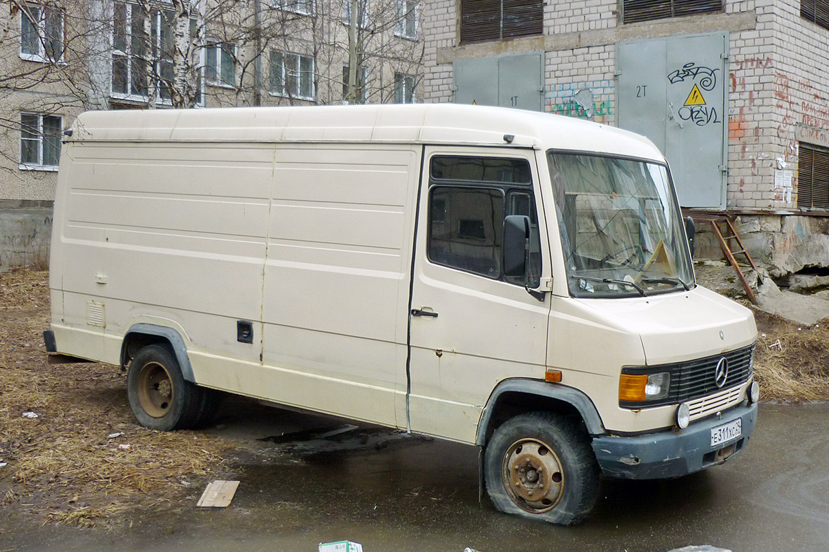 Архангельская область, № Е 311 ХС 29 — Mercedes-Benz T2 ('1986)