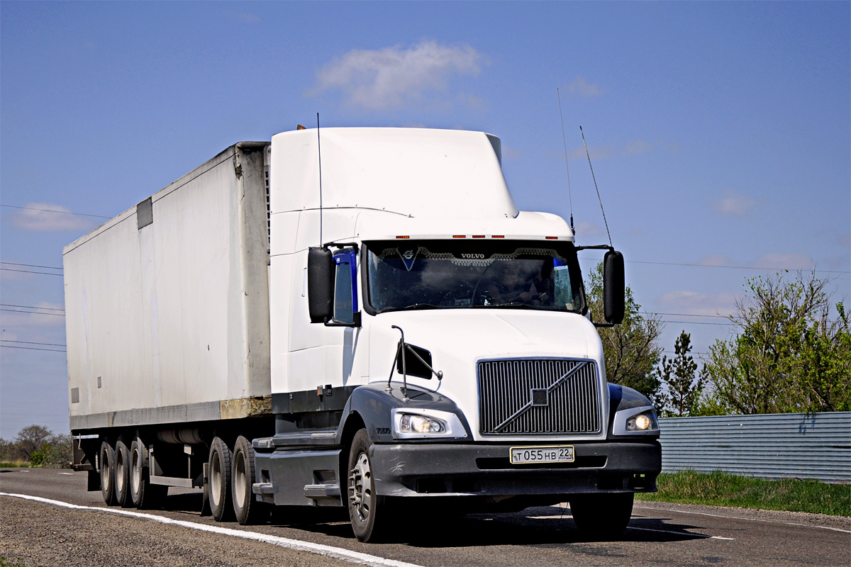 Алтайский край, № Т 055 НВ 22 — Volvo VNL610