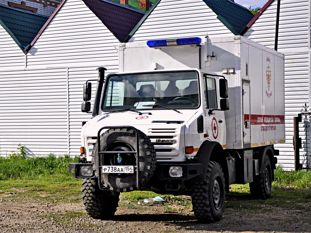 Новосибирская область, № Р 738 АА 154 — Mercedes-Benz Unimog U4000