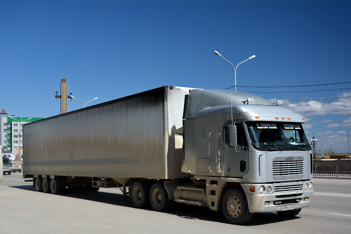 Приморский край, № К 898 УВ 125 — Freightliner Argosy