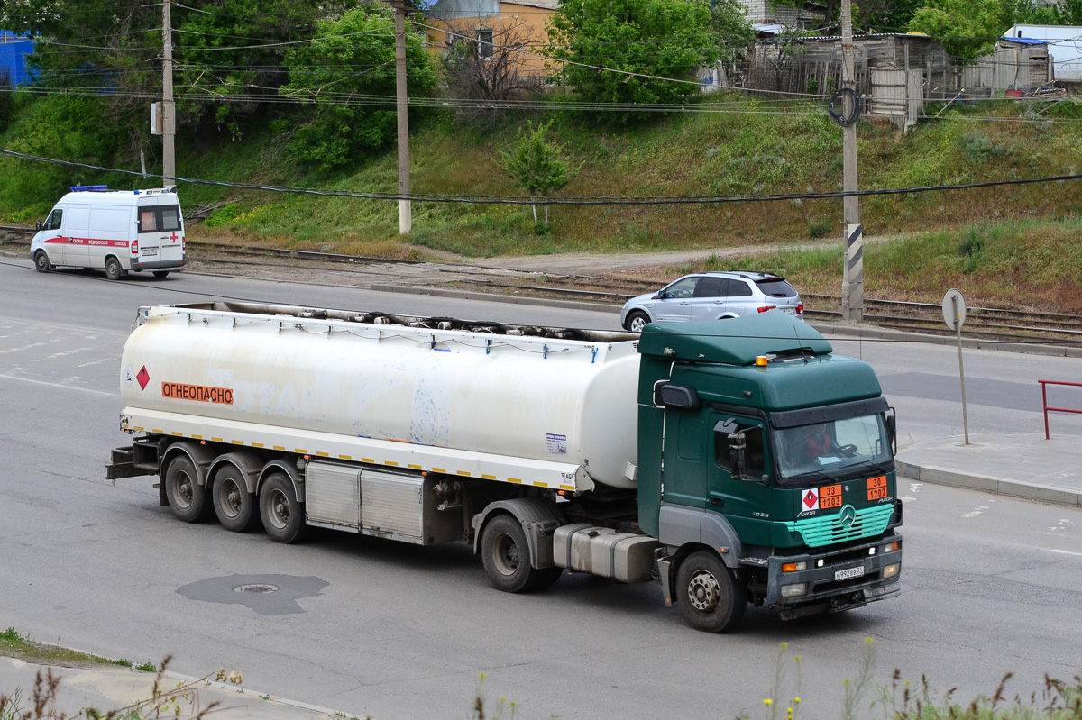 Волгоградская область, № М 992 ВВ 34 — Mercedes-Benz Axor 1835