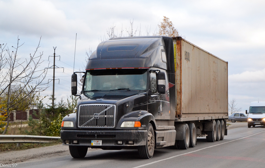 Одесская область, № ВН 1388 ВТ — Volvo VNL660