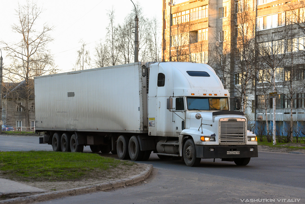 Тверская область, № М 622 МЕ 69 — Freightliner FLD 120