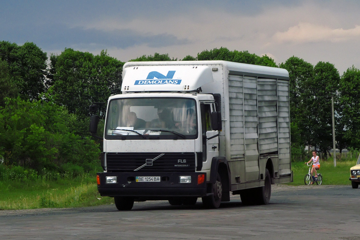 Николаевская область, № ВЕ 1254 ВА — Volvo FL6