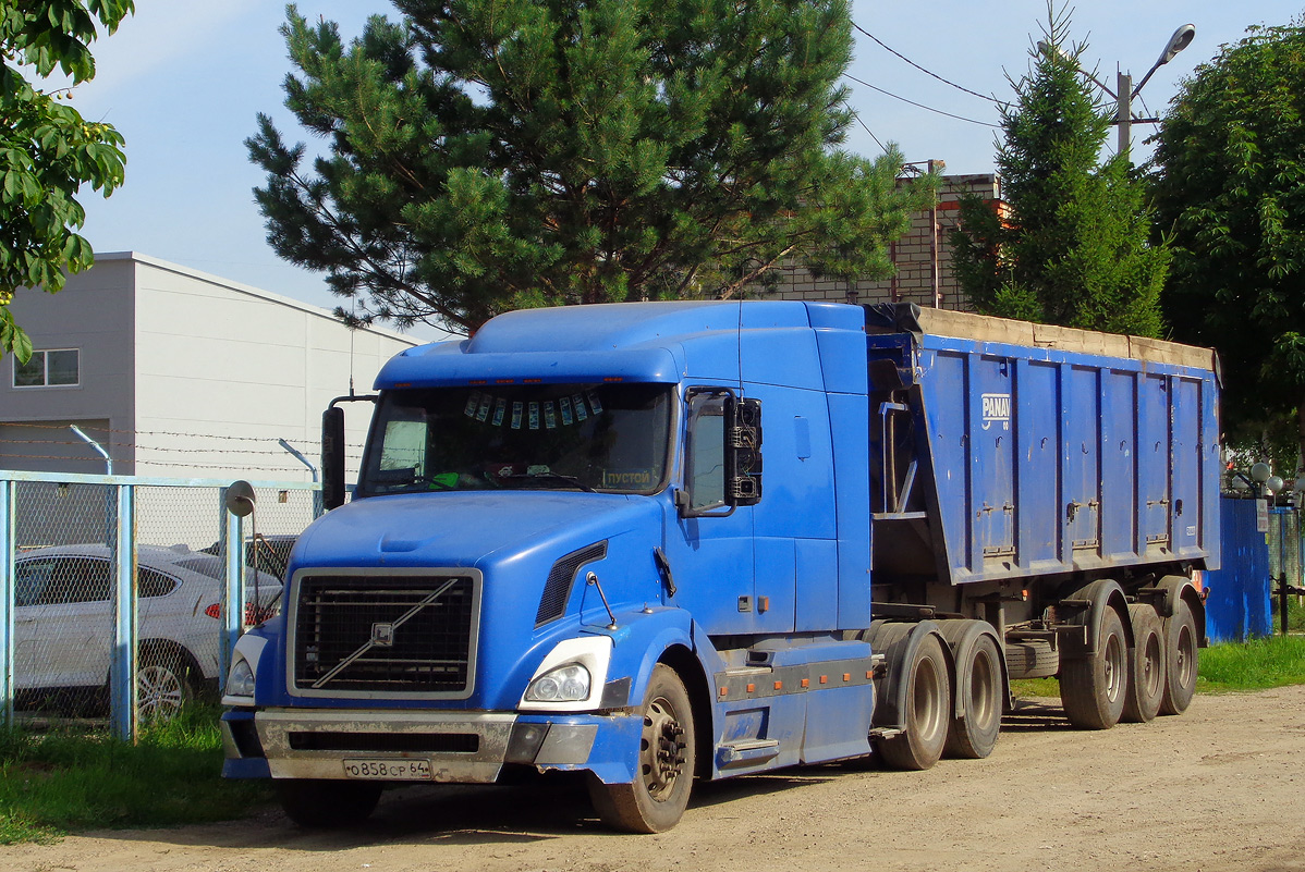 Саратовская область, № O 858 CP 64 — Volvo VNL630