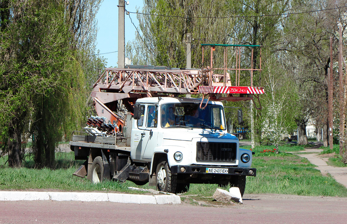 Днепропетровская область, № АЕ 2403 ЕК — ГАЗ-3309