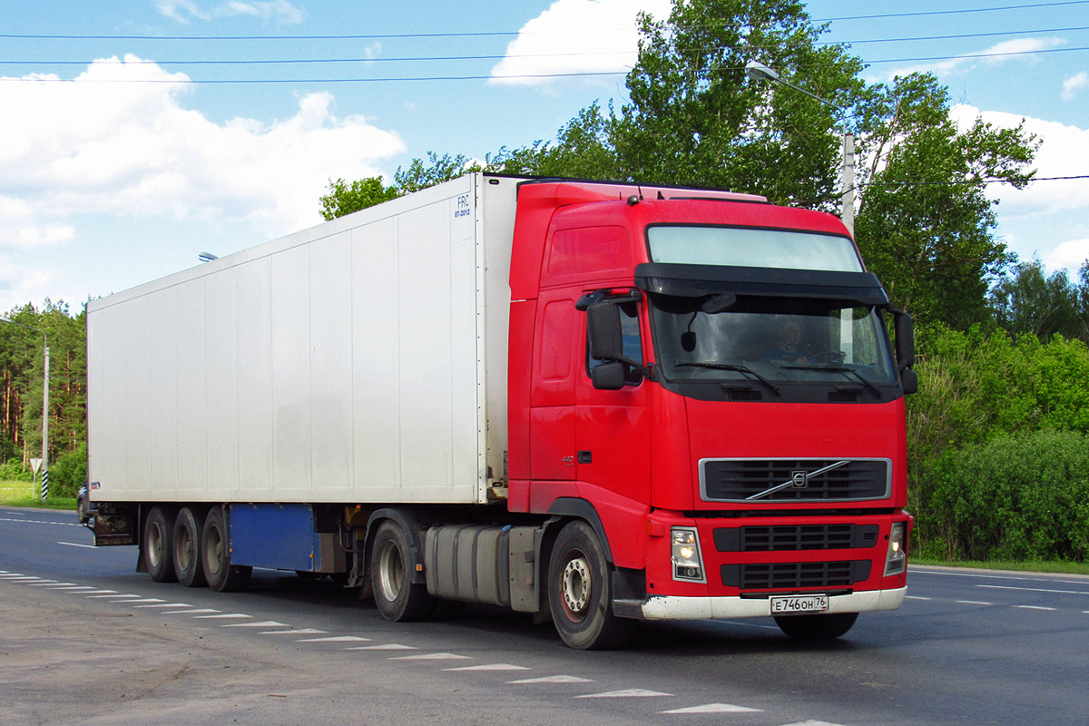 Ярославская область, № Е 746 ОН 76 — Volvo ('2002) FH12.440