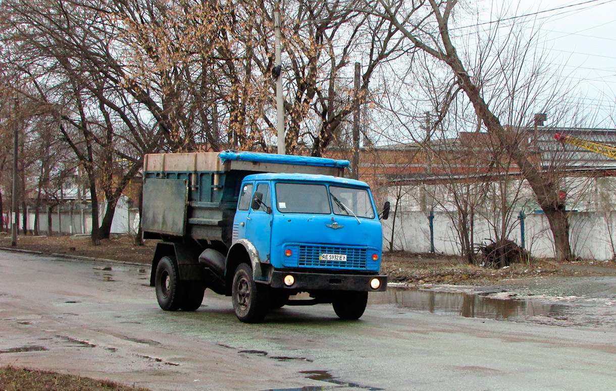 Днепропетровская область, № АЕ 5932 ЕІ — МАЗ-5549