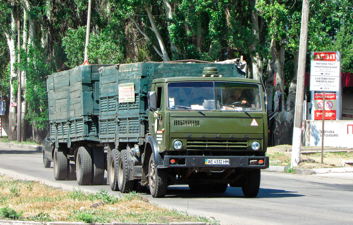 Днепропетровская область, № АЕ 4332 НМ — КамАЗ-54112