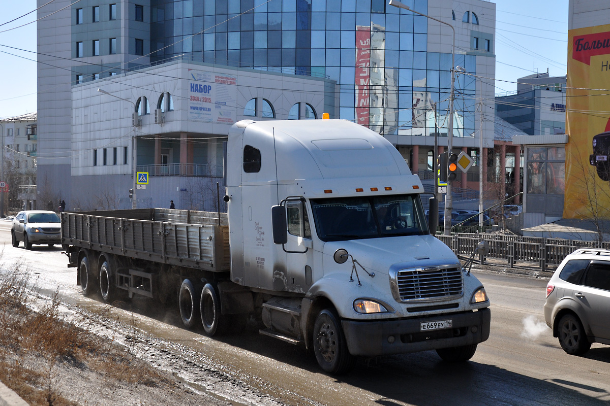 Саха (Якутия), № Е 669 ЕУ 14 — Freightliner Columbia