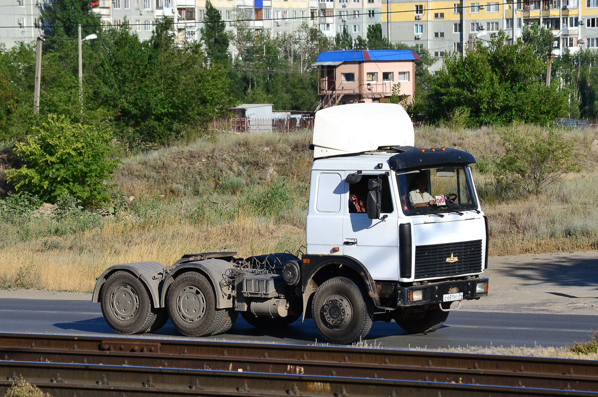 Волгоградская область, № С 681 ВС 34 — МАЗ-6422A8