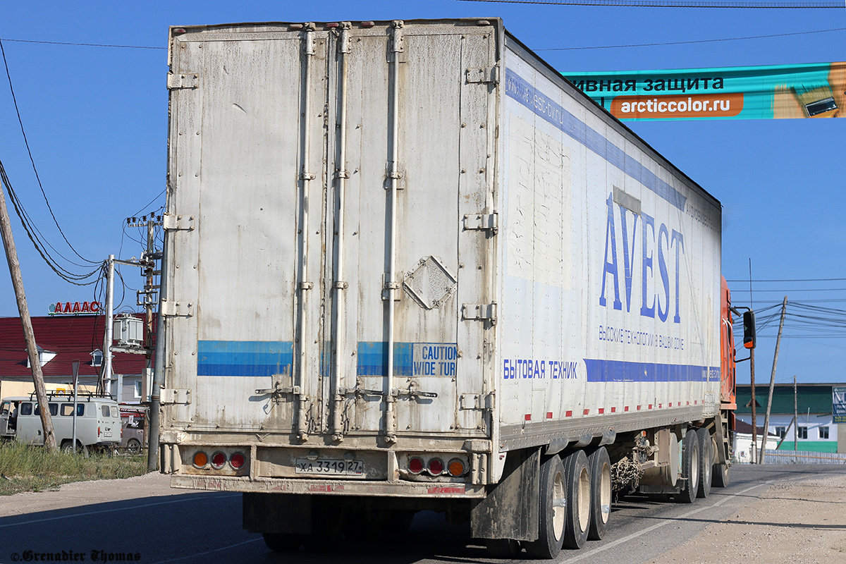 Хабаровский край, № М 677 ОУ 27 — Freightliner Argosy