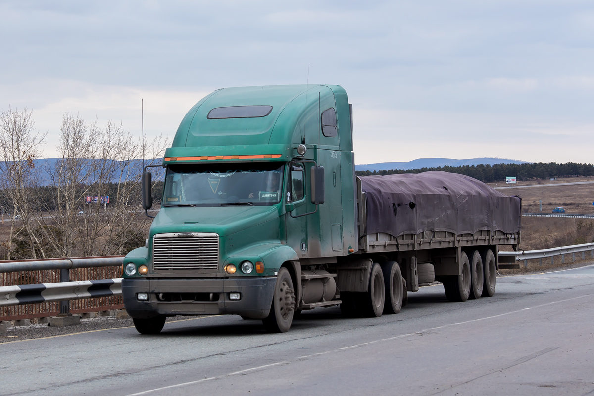 Красноярский край, № Е 669 ВТ 124 — Freightliner Century Class