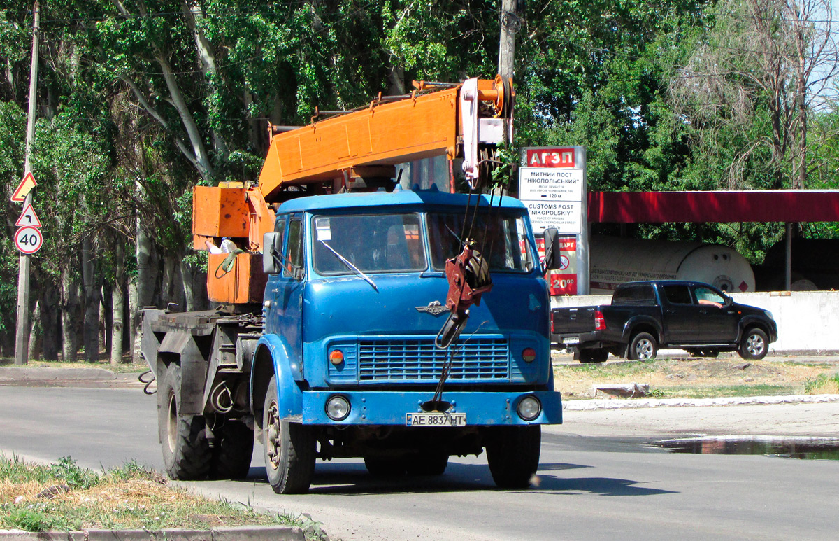 Днепропетровская область, № АЕ 8837 НТ — МАЗ-5334