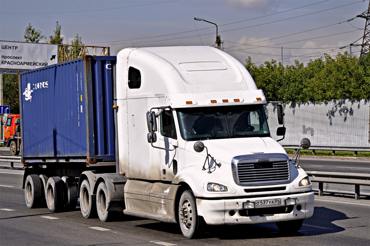 Новосибирская область, № Т 537 УА 54 — Freightliner Columbia