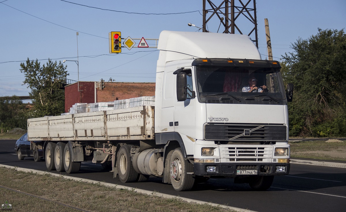 Восточно-Казахстанская область, № 877 PNA 16 — Volvo ('1993) FH12.380