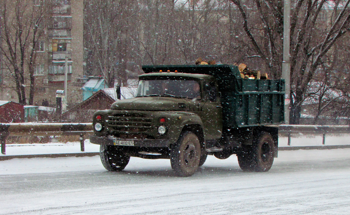 Днепропетровская область, № АЕ 4032 ЕТ — ЗИЛ-495710