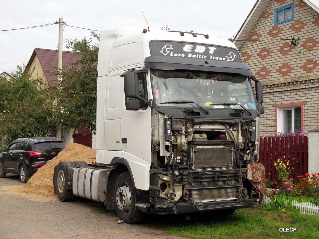 Смоленская область, № Т 946 МС 67 — Volvo ('2002) FH12.420