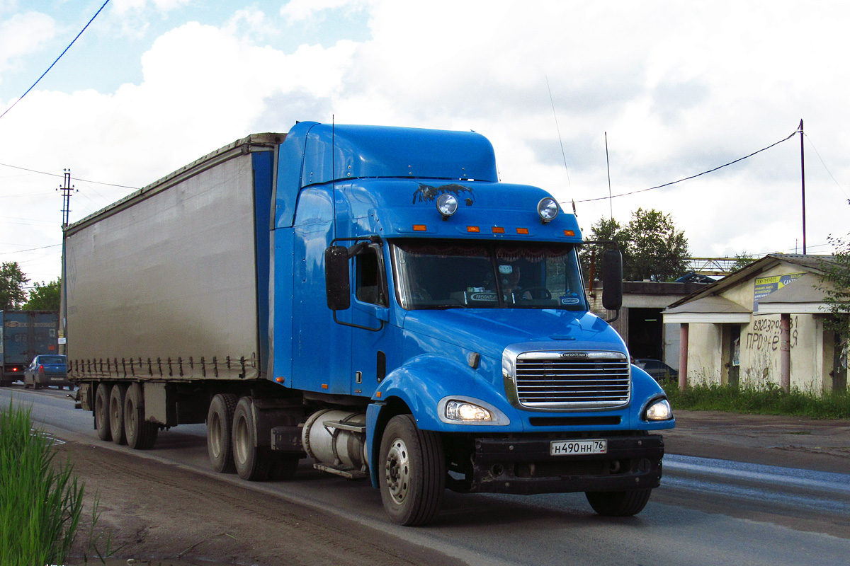 Ярославская область, № Н 490 НН 76 — Freightliner Columbia