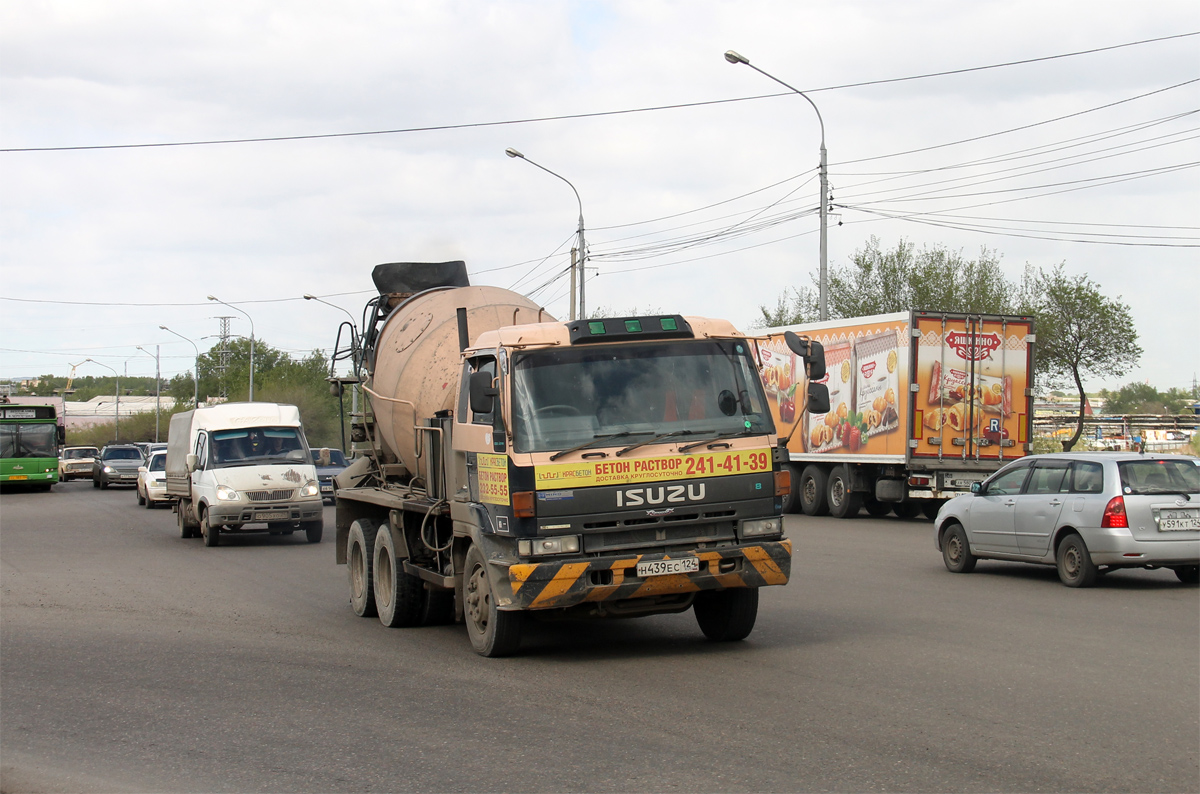 Красноярский край, № Н 439 ЕС 124 — Isuzu Giga (общая модель)