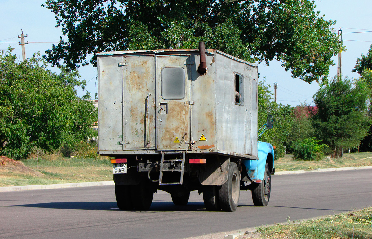 Днепропетровская область, № 003-82 АВ — ЗИЛ-130