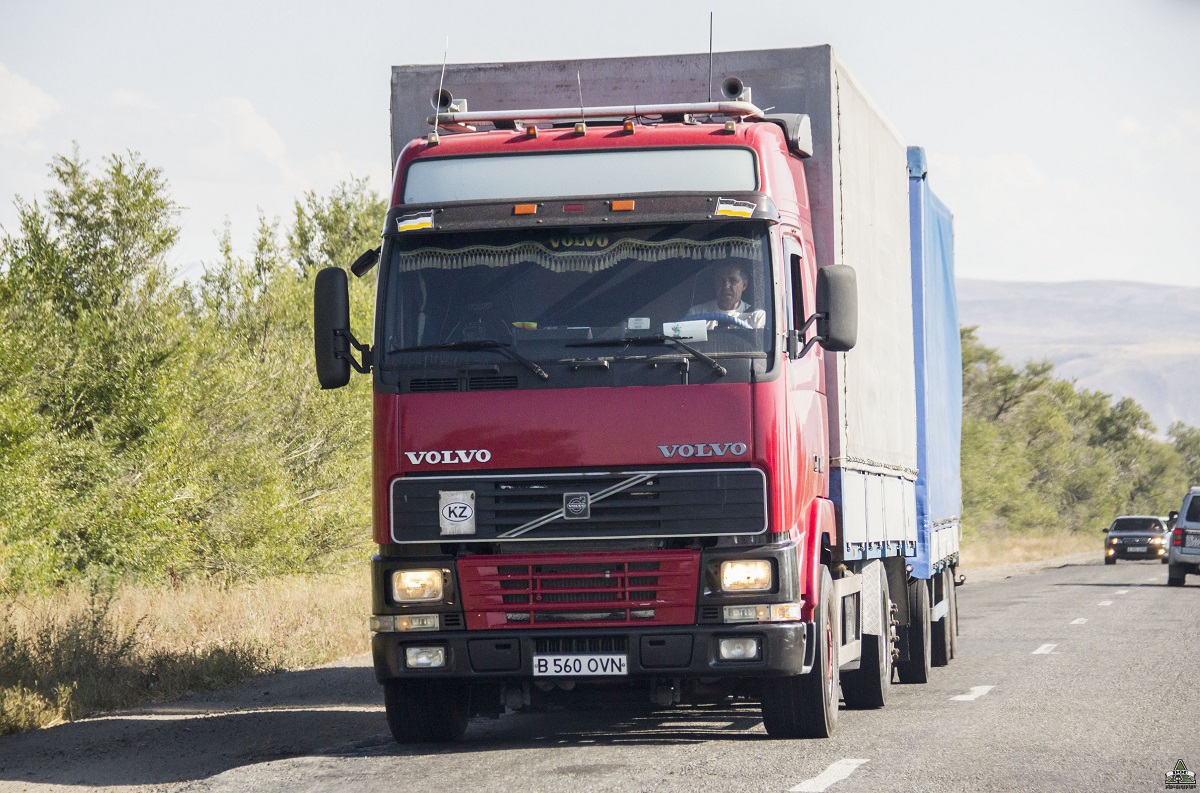 Алматинская область, № B 560 OVN — Volvo ('1993) FH12.420