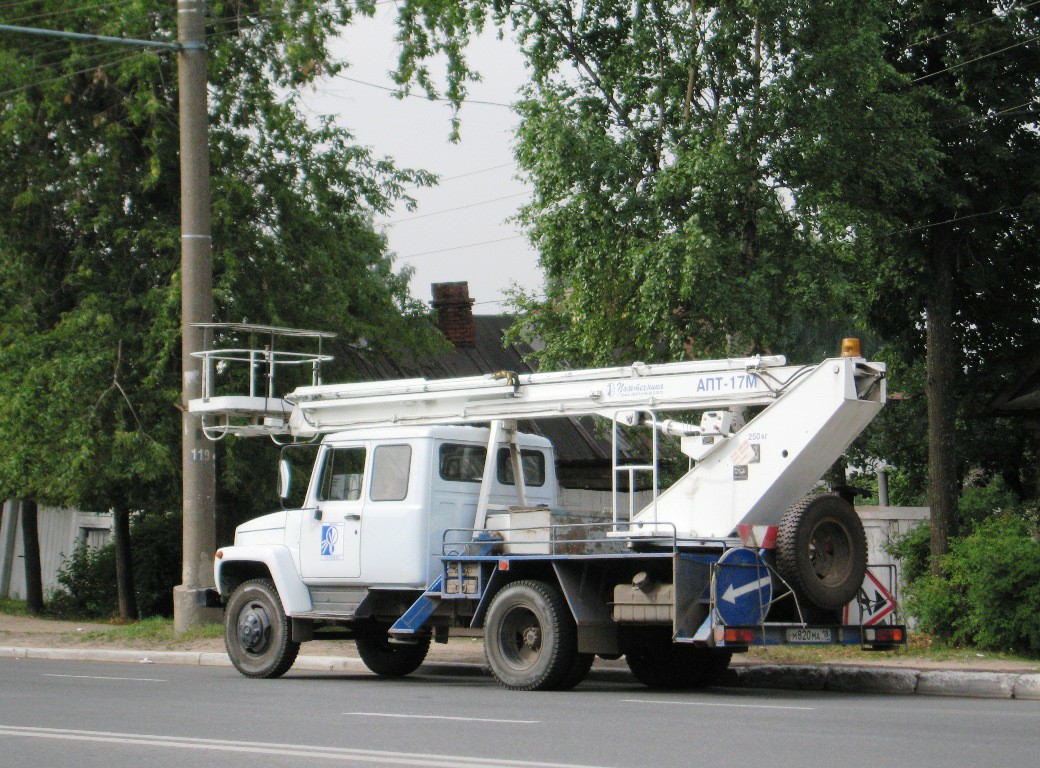 Удмуртия, № М 820 МА 18 — ГАЗ-3307
