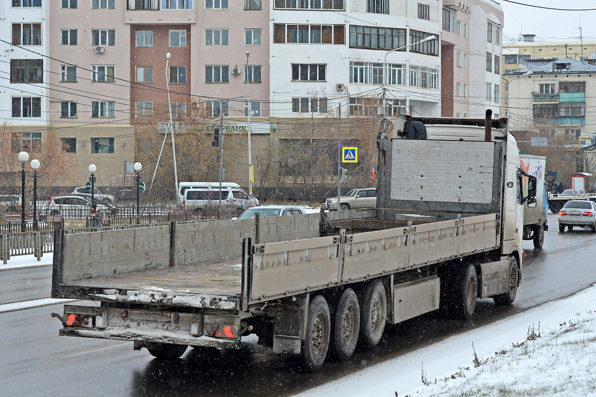 Саха (Якутия), № В 203 КМ 154 — Volvo ('2002) FH12.460