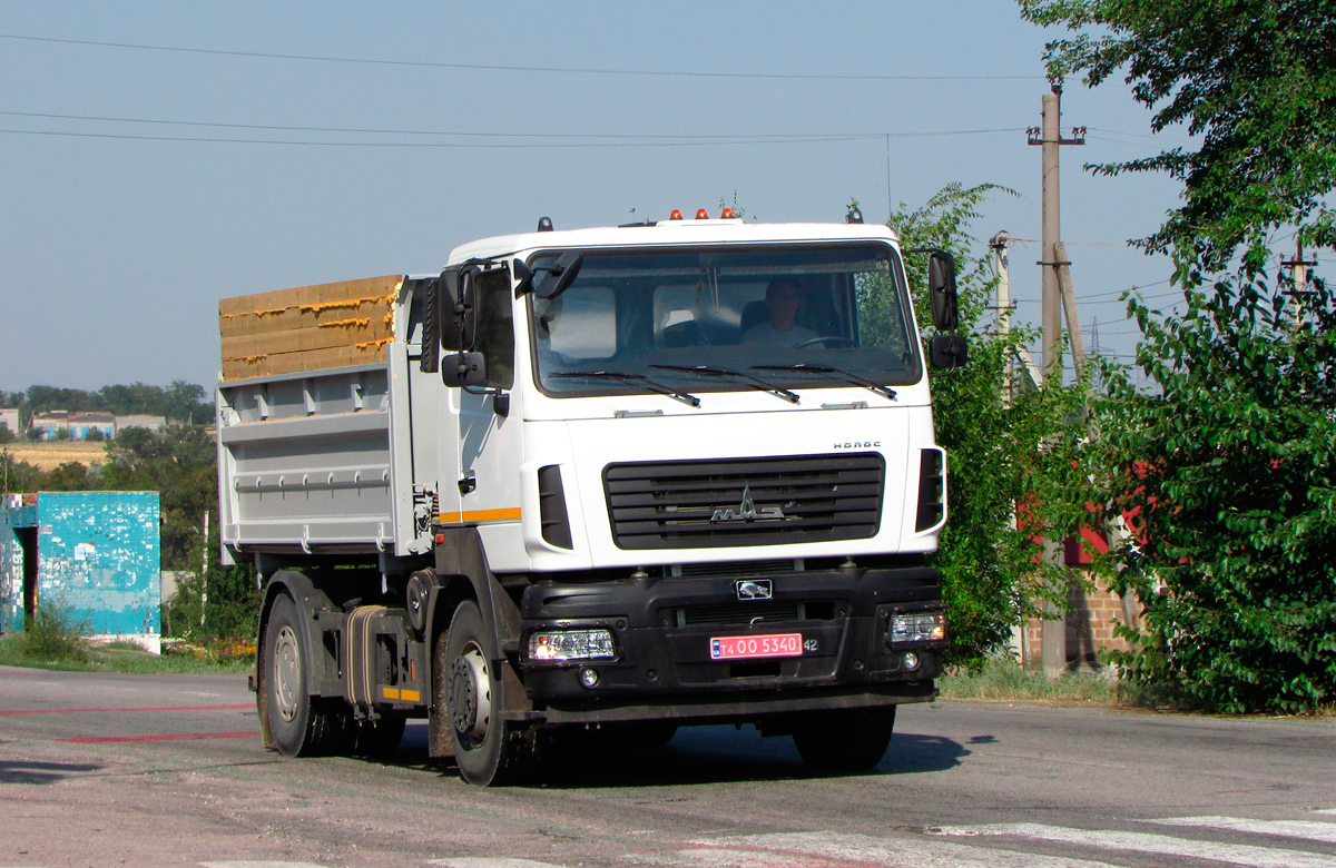 Днепропетровская область, № Т4 ОО 5340 — МАЗ-5550C5