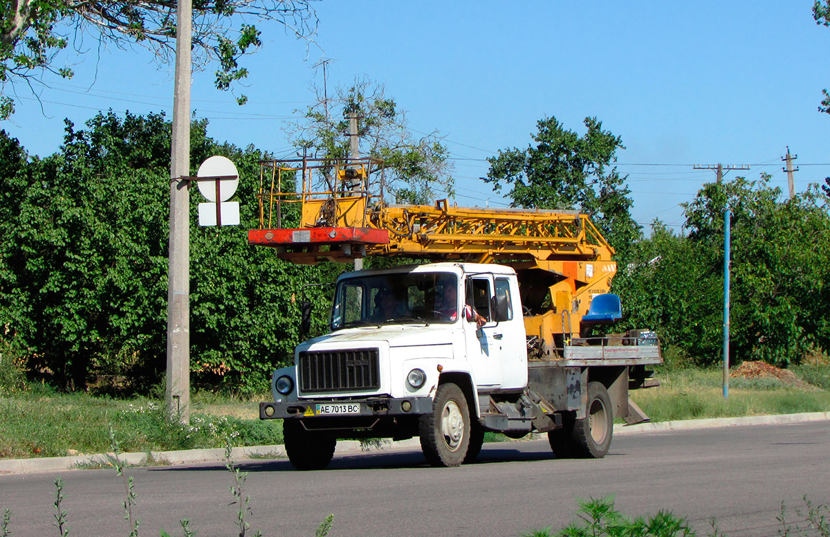 Днепропетровская область, № АЕ 7013 ВС — ГАЗ-3307