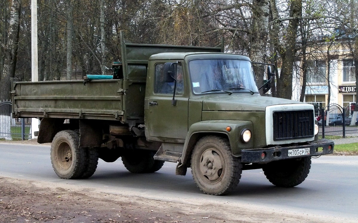 Брянская область, № М 705 СР 32 — ГАЗ-33072