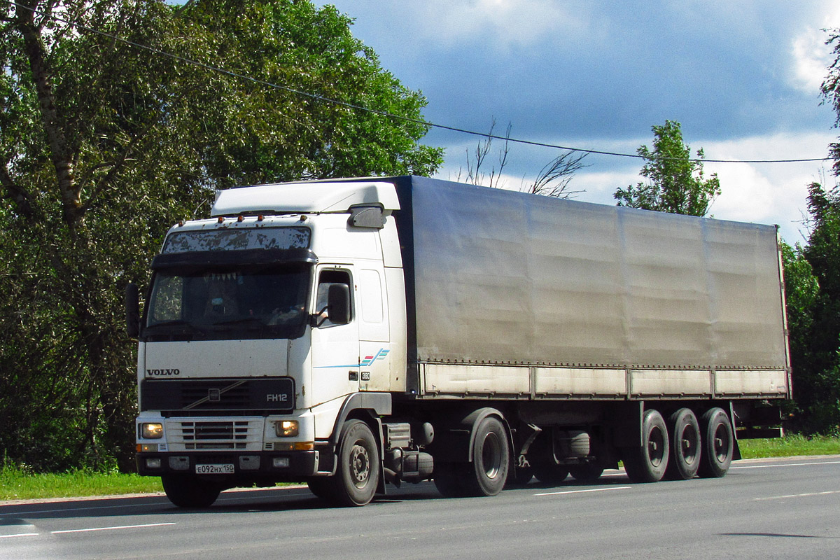 Московская область, № Е 092 НХ 150 — Volvo ('1993) FH12.380