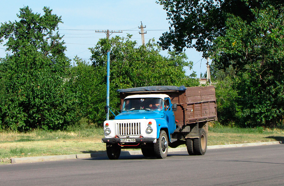 Днепропетровская область, № 037-46 АВ — ГАЗ-53-02