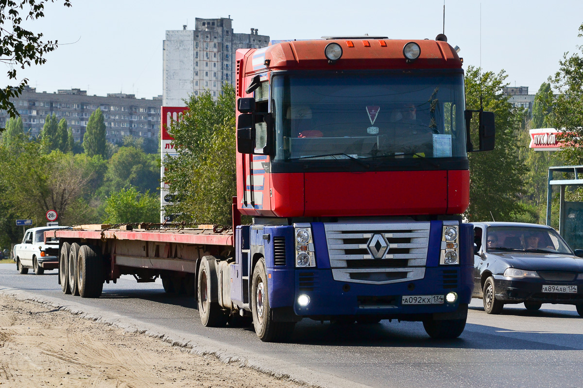 Волгоградская область, № А 092 КХ 134 — Renault Magnum Integral ('1997)