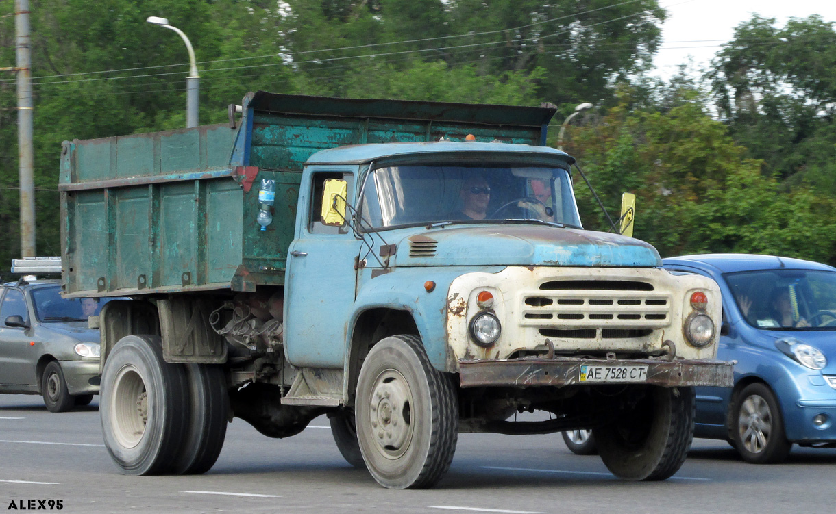 Днепропетровская область, № АЕ 7528 СТ — ЗИЛ-496210