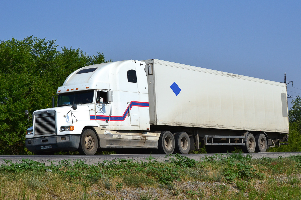 Волгоградская область, № Р 784 ТР 34 — Freightliner FLD 120