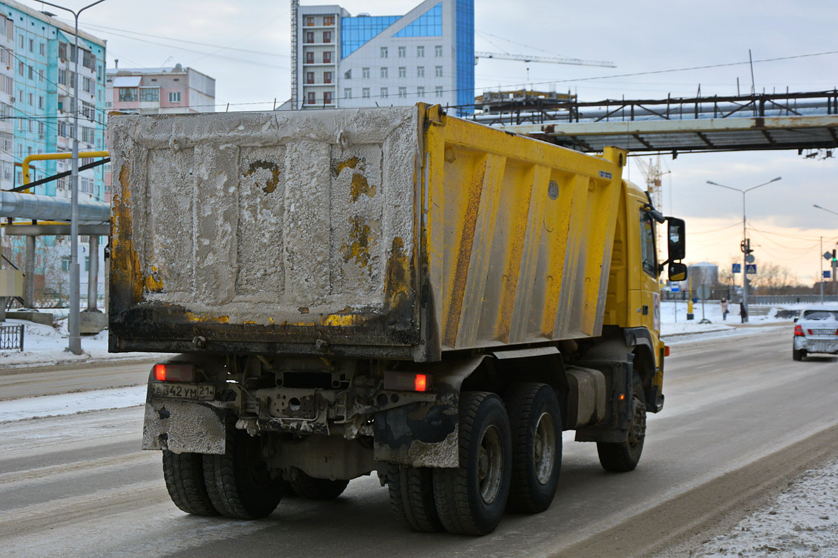 Чувашия, № А 342 УМ 21 — Volvo ('2002) FM12.440