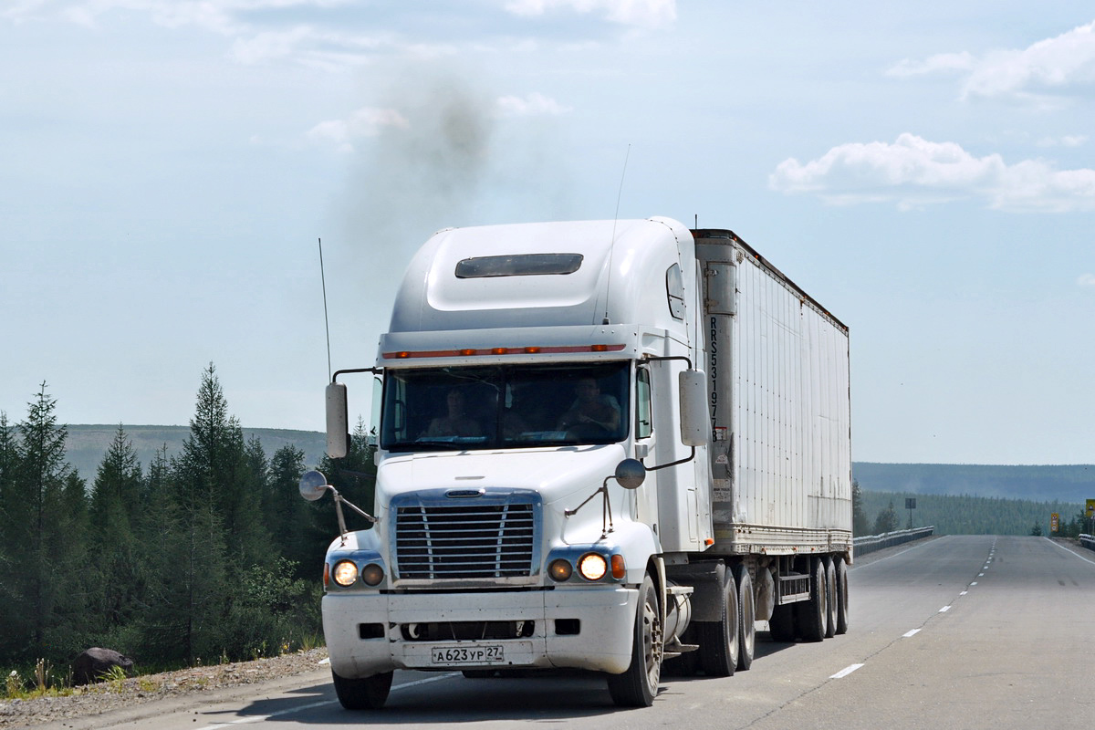 Хабаровский край, № А 623 УР 27 — Freightliner Century Class