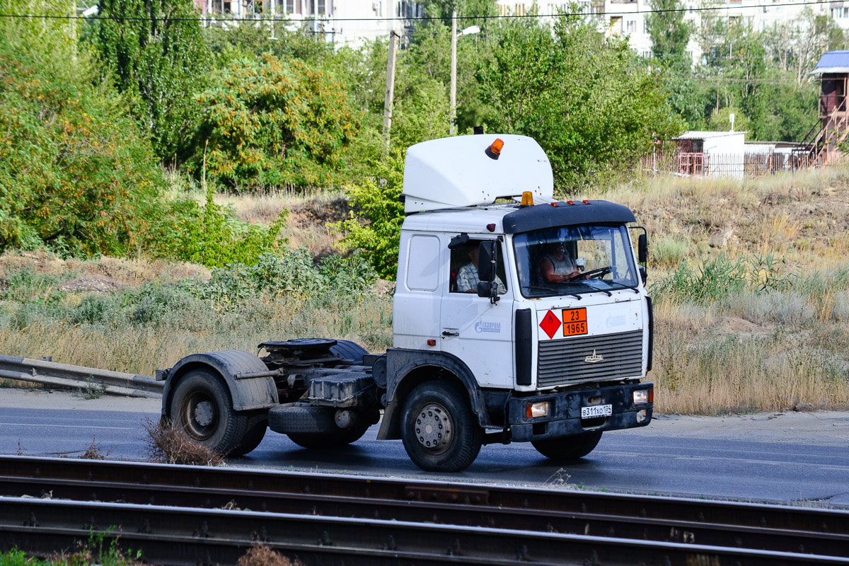 Волгоградская область, № В 311 ХО 134 — МАЗ-54324