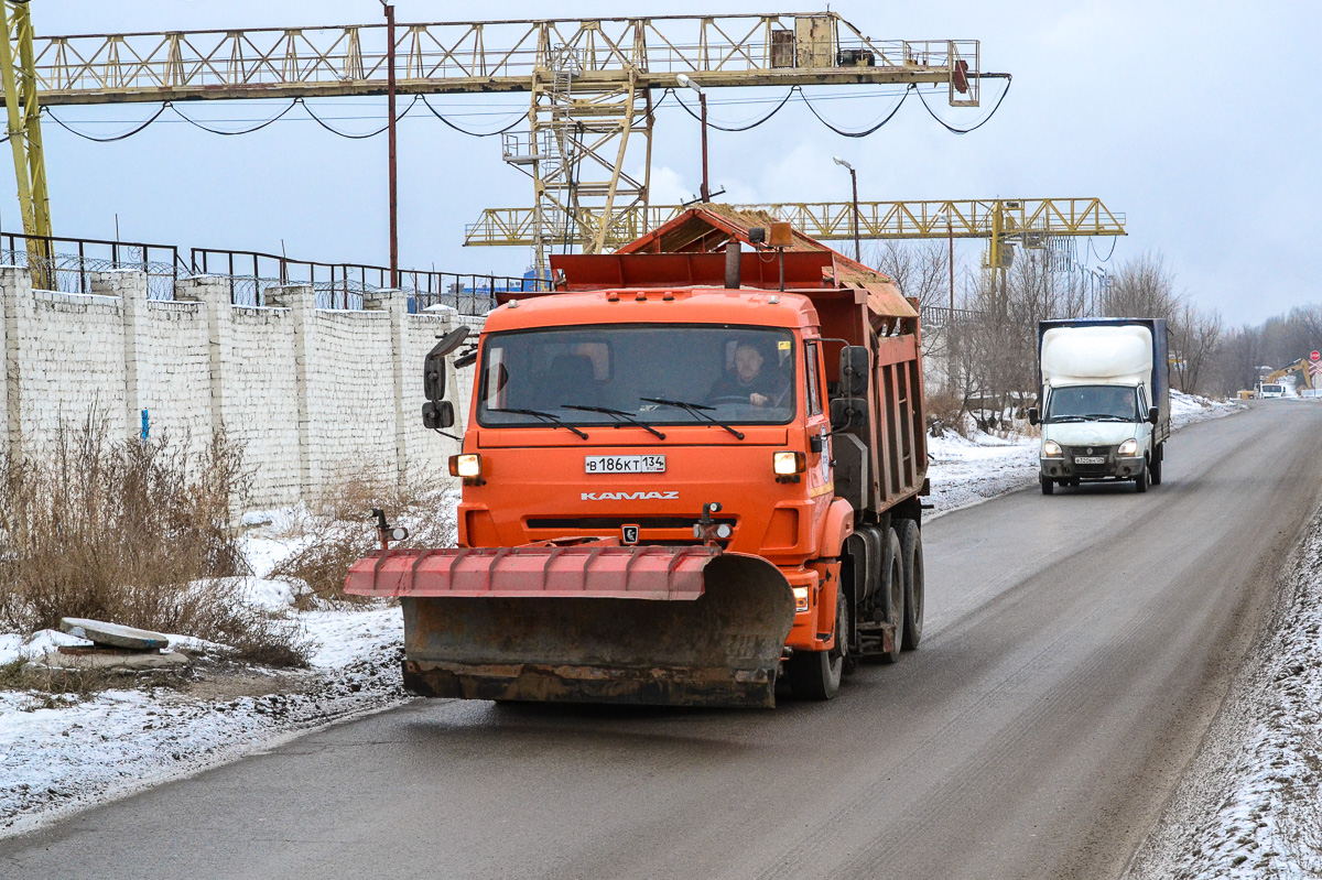 Волгоградская область, № В 186 КТ 134 — КамАЗ-65115-L4