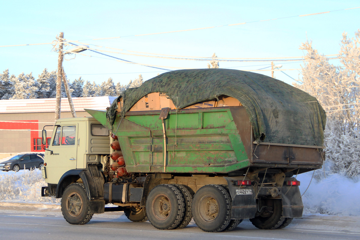 Саха (Якутия), № А 442 ЕТ 14 — КамАЗ-55111 [551110]