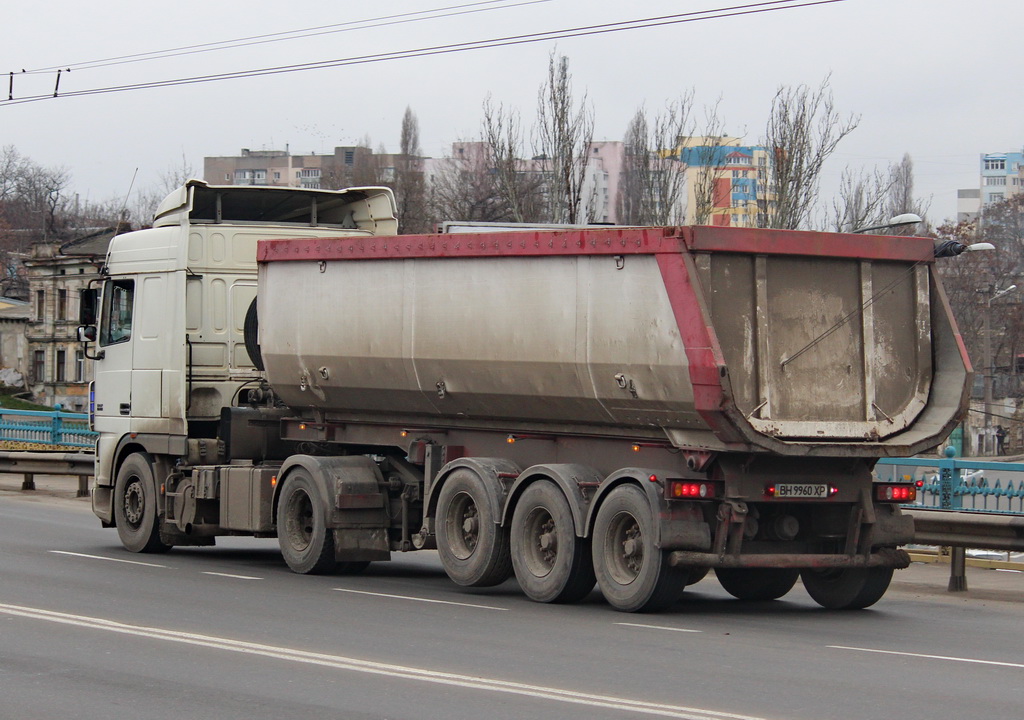 Одесская область, № ВН 6949 ЕР — DAF XF95 FT; Одесская область, № ВН 9960 ХР — ВАРЗ (общая модель)