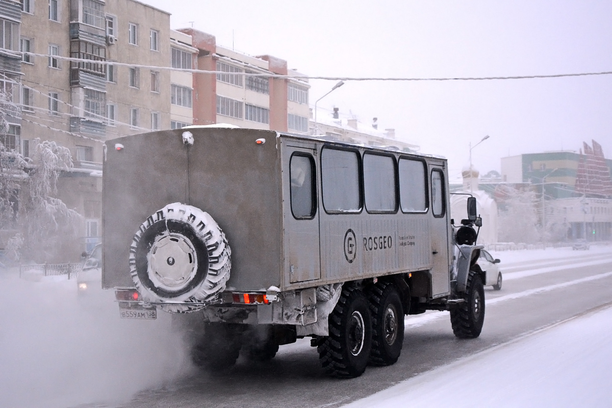 Саха (Якутия), № В 559 АМ 138 — Урал-3255-61