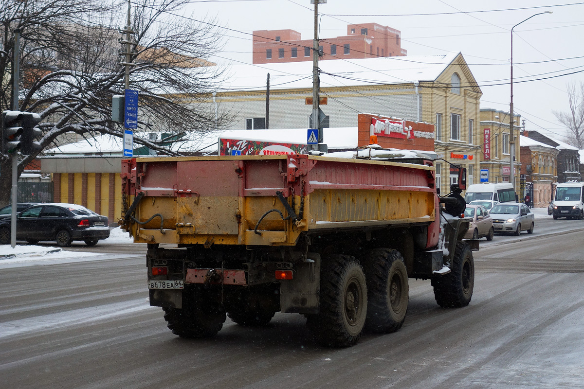 Саратовская область, № В 678 ЕА 64 — Урал-5557-10