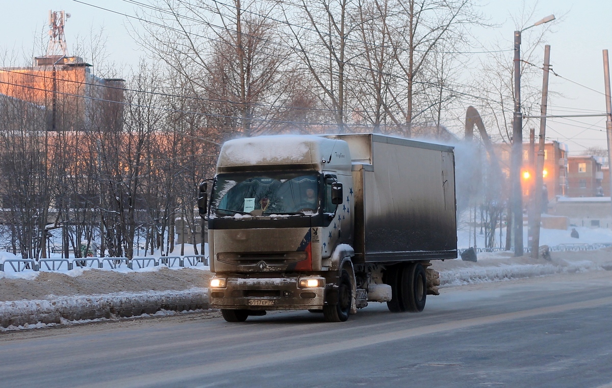 Москва, № О 917 ЕР 77 — Renault Premium ('1996)