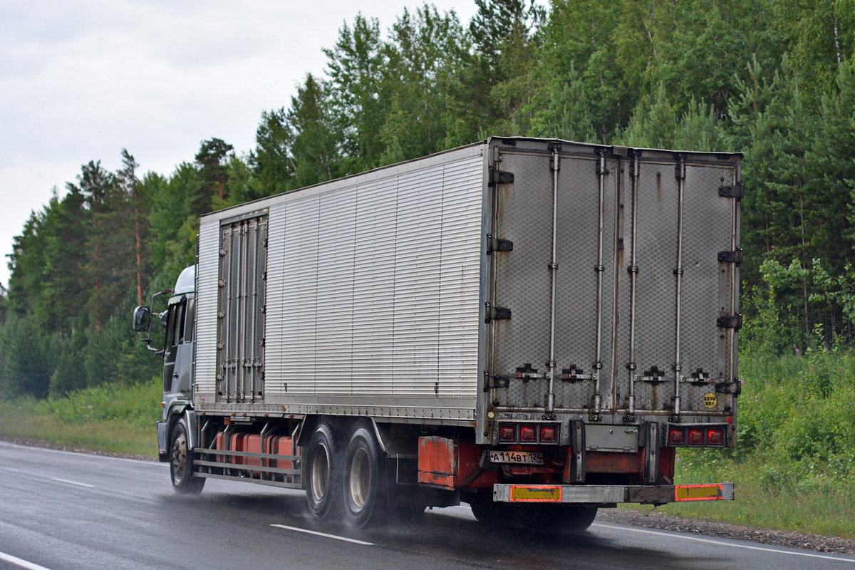 Красноярский край, № А 114 ВТ 124 — Hino Profia