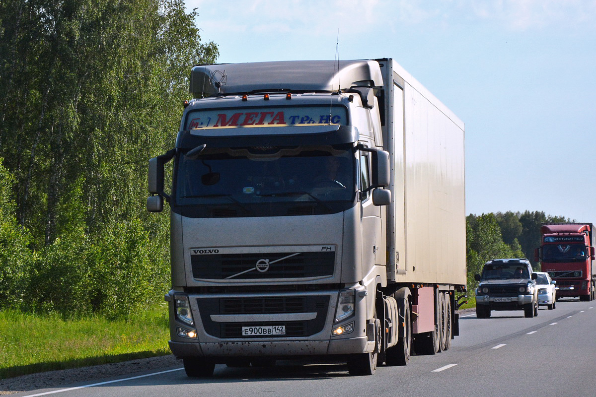 Кемеровская область, № Е 900 ВВ 142 — Volvo ('2008) FH.440 [X9P]