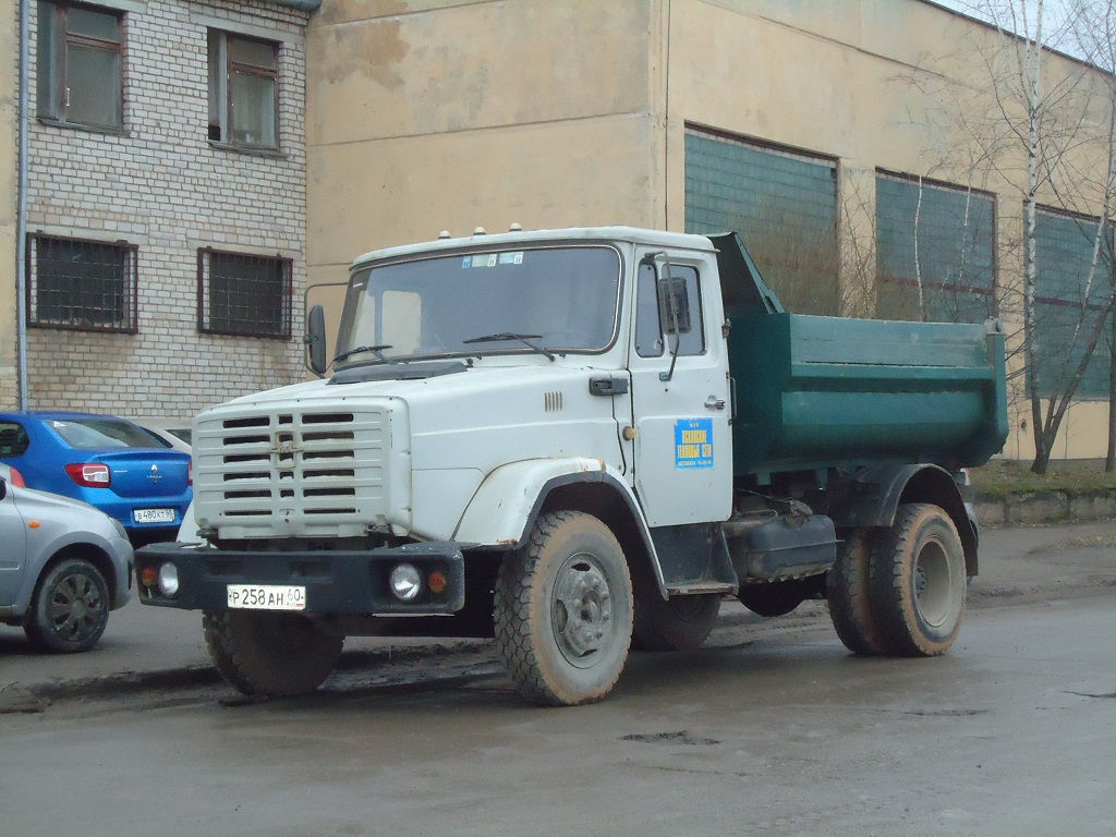 Псковская область, № Р 258 АН 60 — ЗИЛ-494500